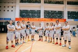 球速体育APP-球员因出色表现在篮球比赛中崭露头角(篮球运动员在比赛中表现出的竞技水平)